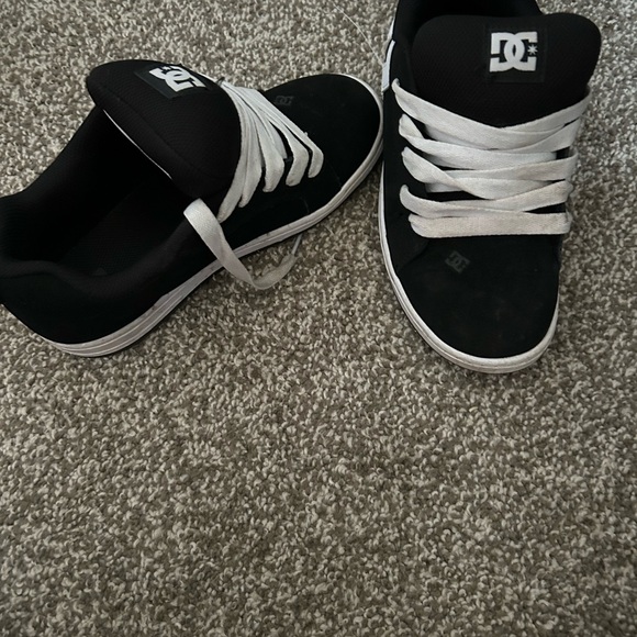 DC Kids Sneakers in Black and White - Picture 5 of 5